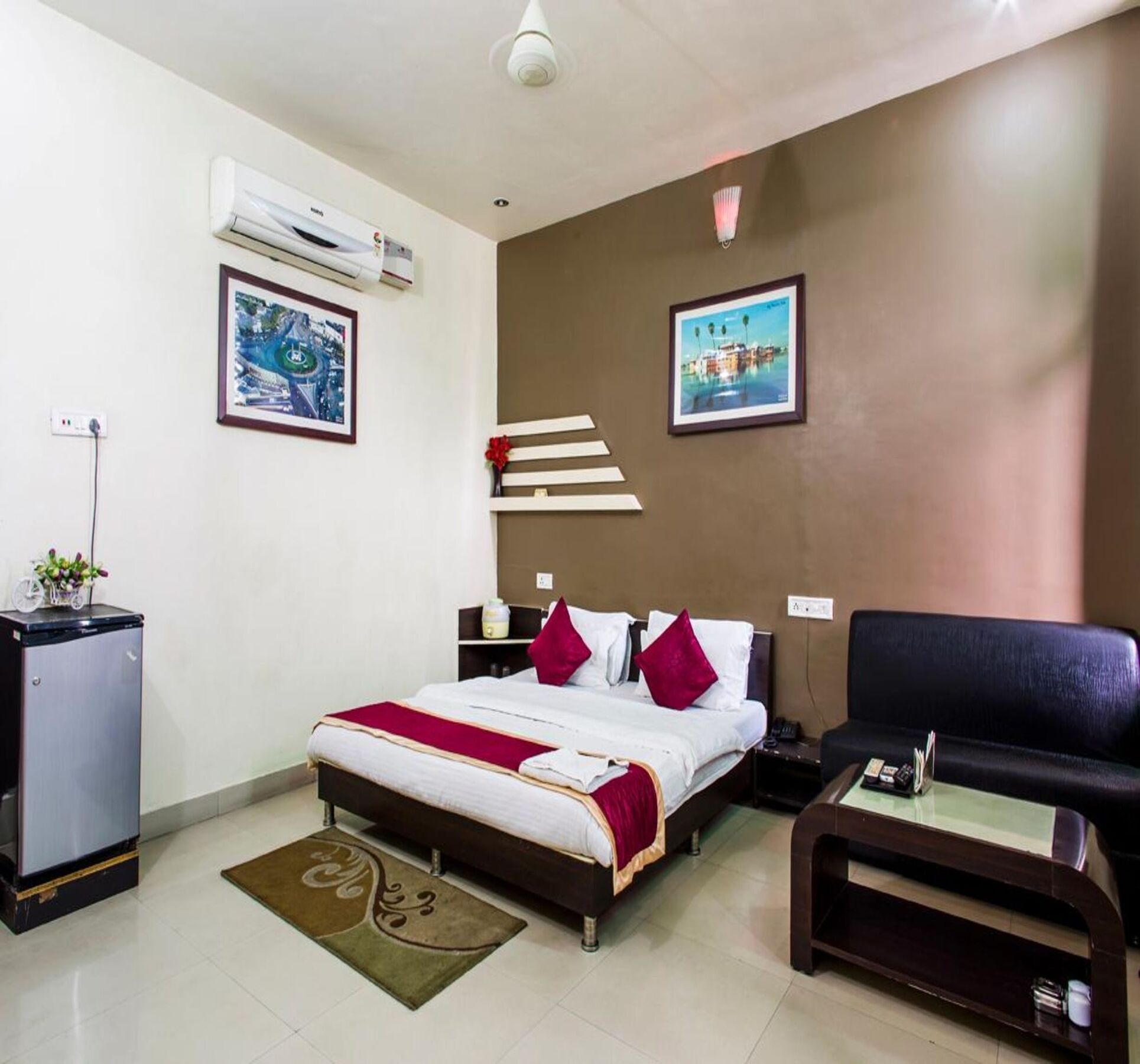 Oyo 2075 Hotel Kota Royal Exterior photo