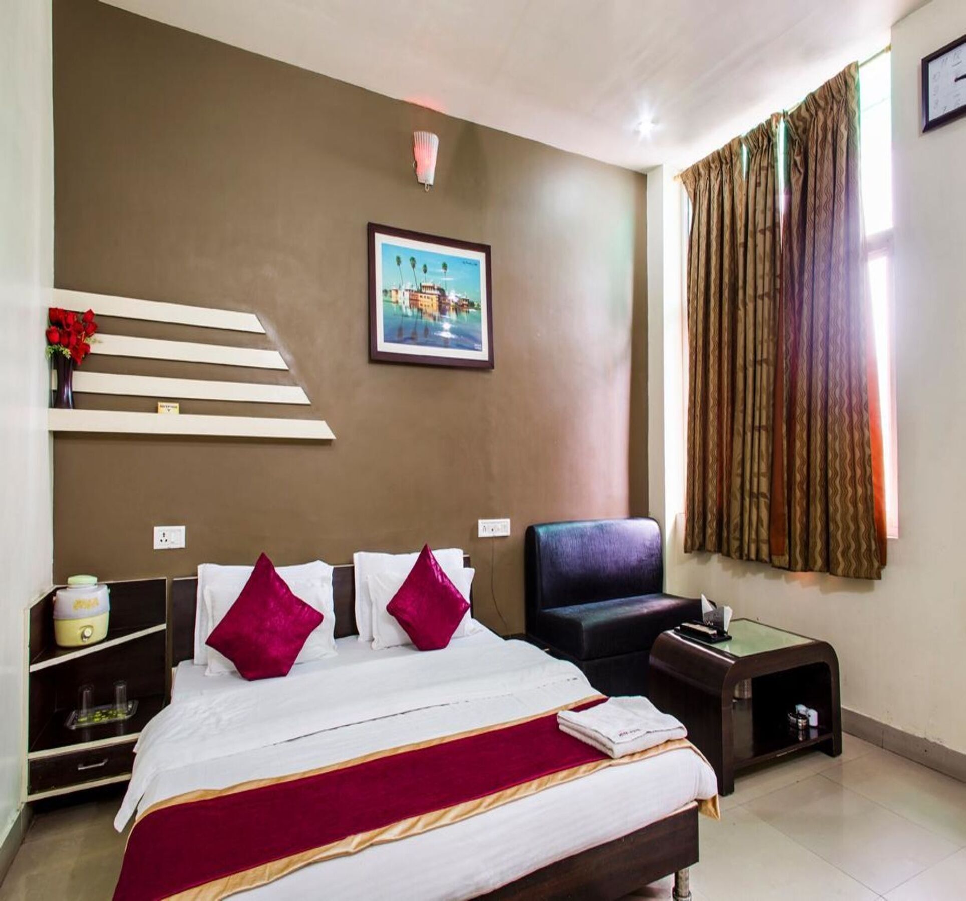 Oyo 2075 Hotel Kota Royal Exterior photo